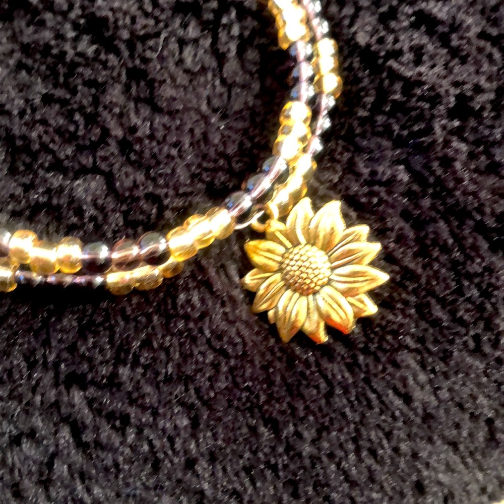 🌻 charm bracelet - Picture 2 of 2